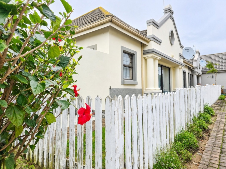 2 Bedroom Property for Sale in Blue Mountain Village Western Cape